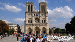 <b>巴黎圣母院内部装修方案将接受审议</b>